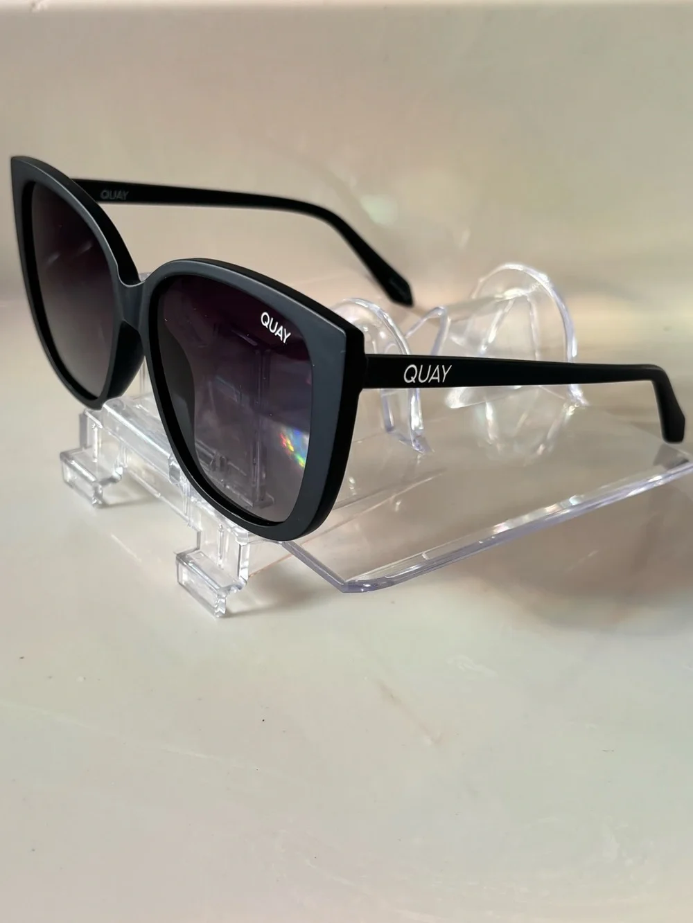 Quay Ever After 125 Cat Eye Sunglasses Black Plastic Frame Gray Polarized UV400
